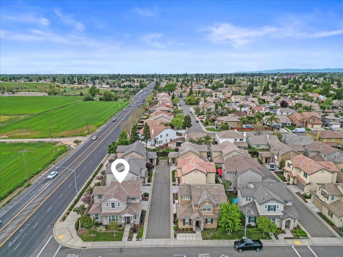Detail Gallery Image 3 of 27 For 2201 Novi Dr, Riverbank,  CA 95367 - 3 Beds | 2/1 Baths
