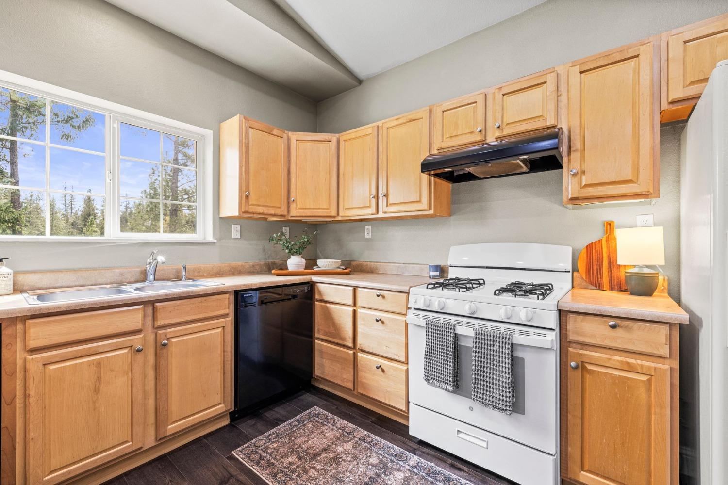 Detail Gallery Image 48 of 82 For 26485 Rollins Lake Rd, Colfax,  CA 95713 - 2 Beds | 2 Baths