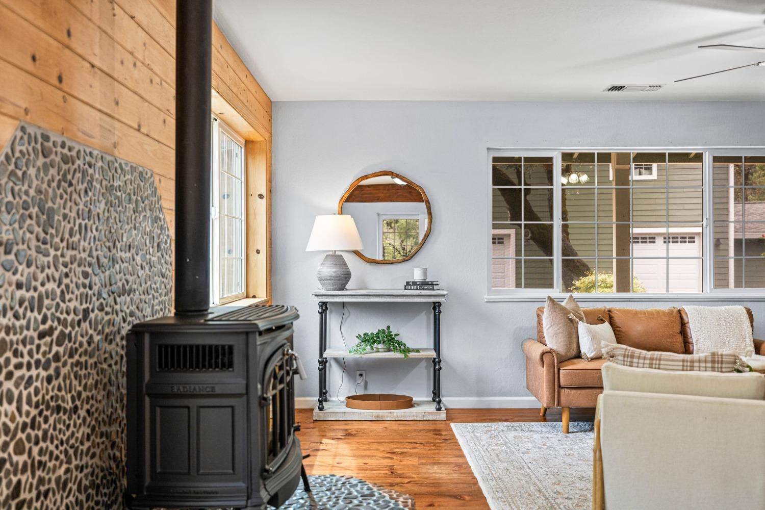 Detail Gallery Image 11 of 82 For 26485 Rollins Lake Rd, Colfax,  CA 95713 - 2 Beds | 2 Baths
