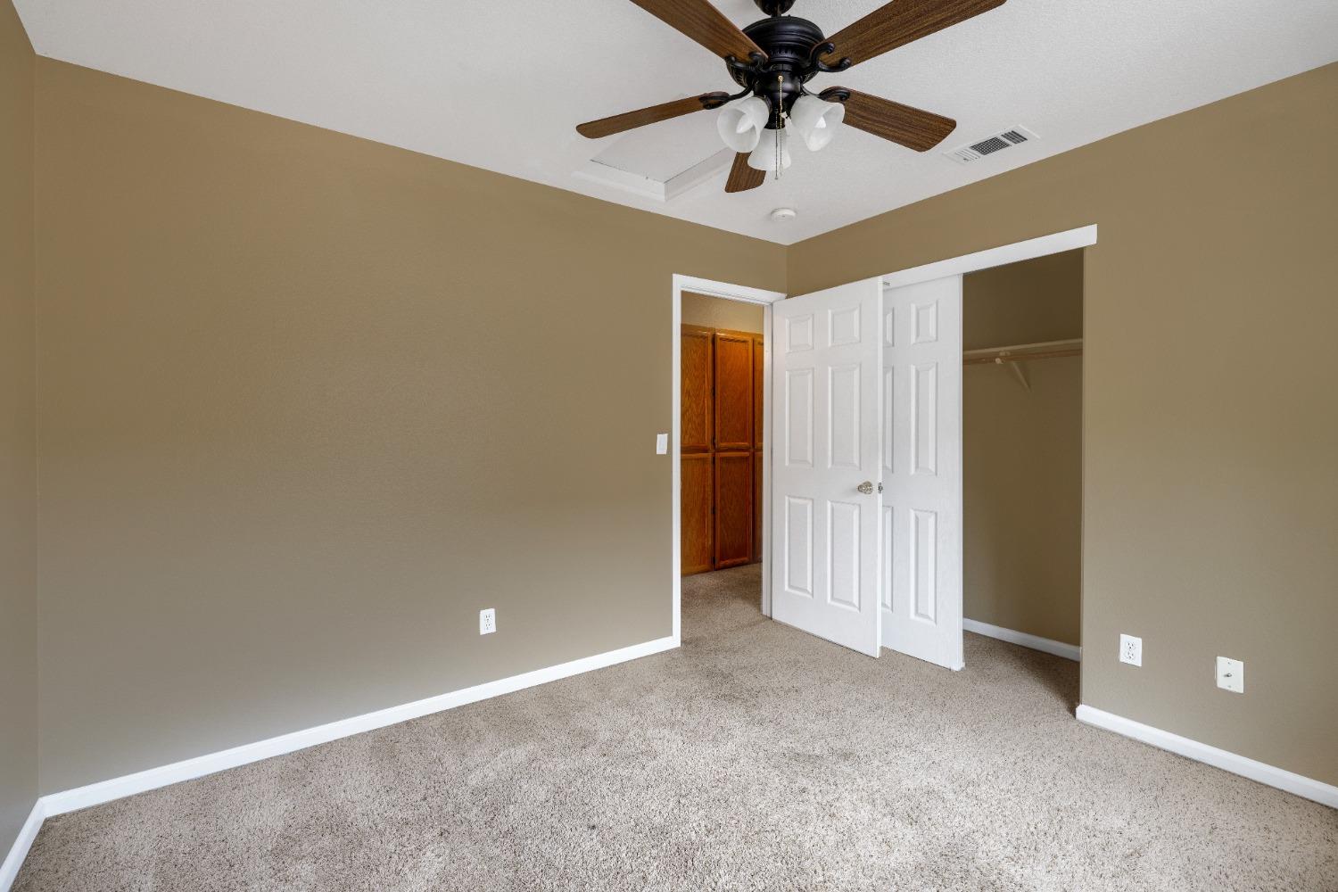 Spring Azure Way, Elk Grove, California image 4