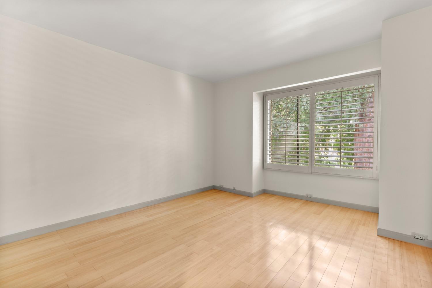 Photo #33: 225023652 Listing: Photo #33