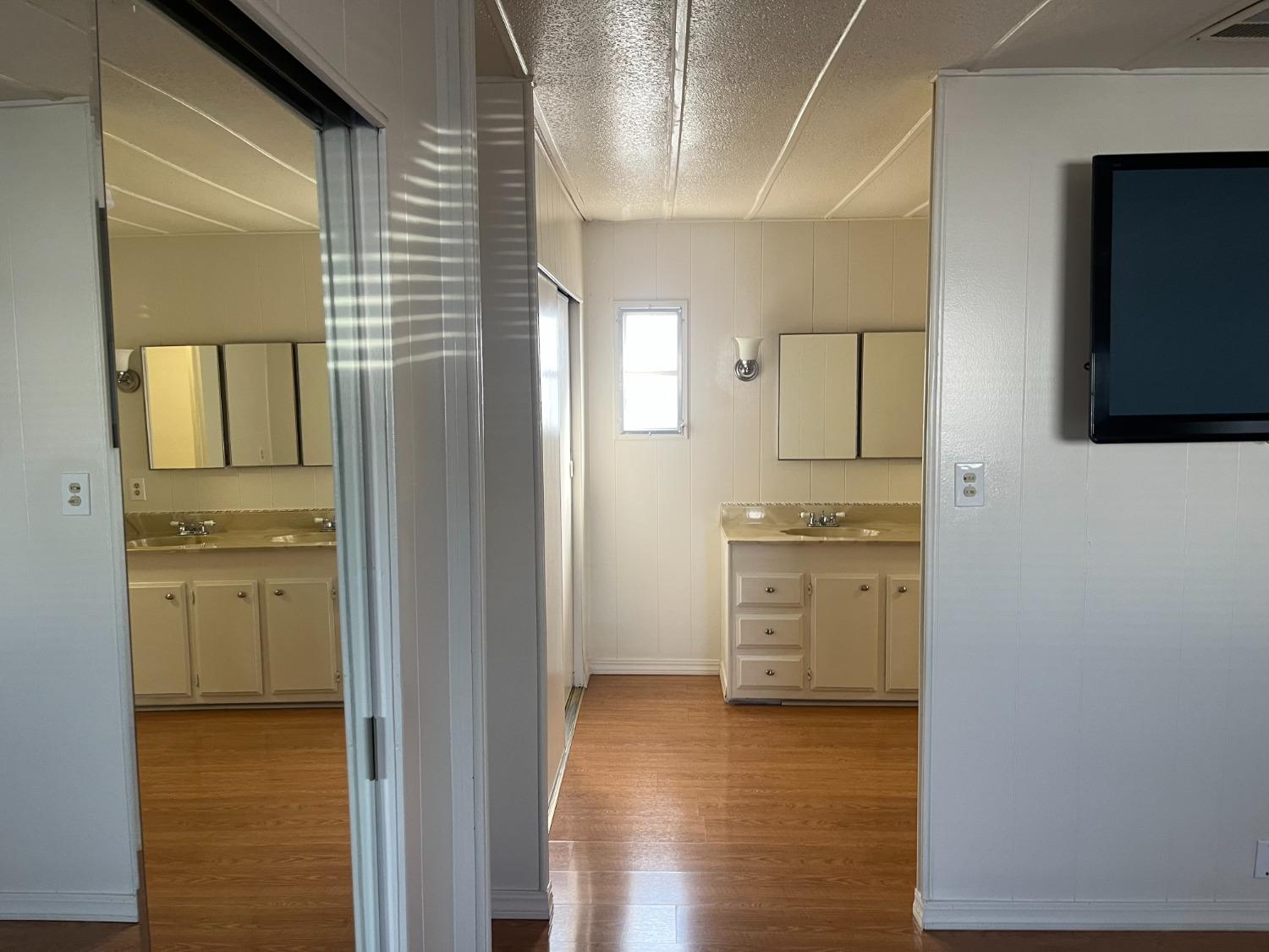 Detail Gallery Image 3 of 8 For 5012 Valley Forge Ln, North Highlands,  CA 95660 - 3 Beds | 2 Baths