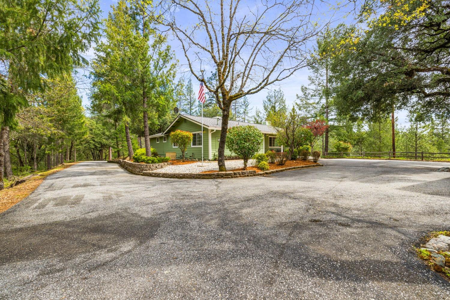 Detail Gallery Image 4 of 82 For 26485 Rollins Lake Rd, Colfax,  CA 95713 - 2 Beds | 2 Baths