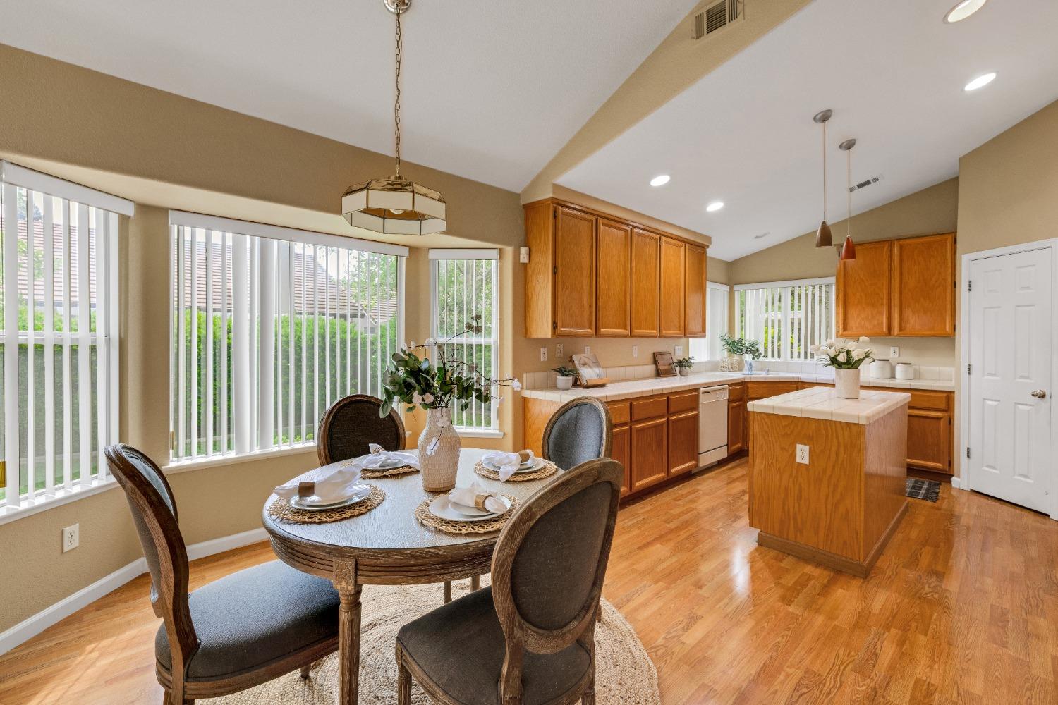 Spring Azure Way, Elk Grove, California image 23