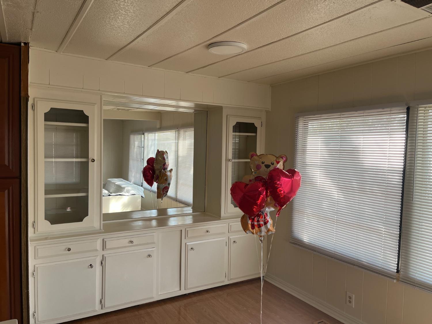 Detail Gallery Image 6 of 8 For 5012 Valley Forge Ln, North Highlands,  CA 95660 - 3 Beds | 2 Baths