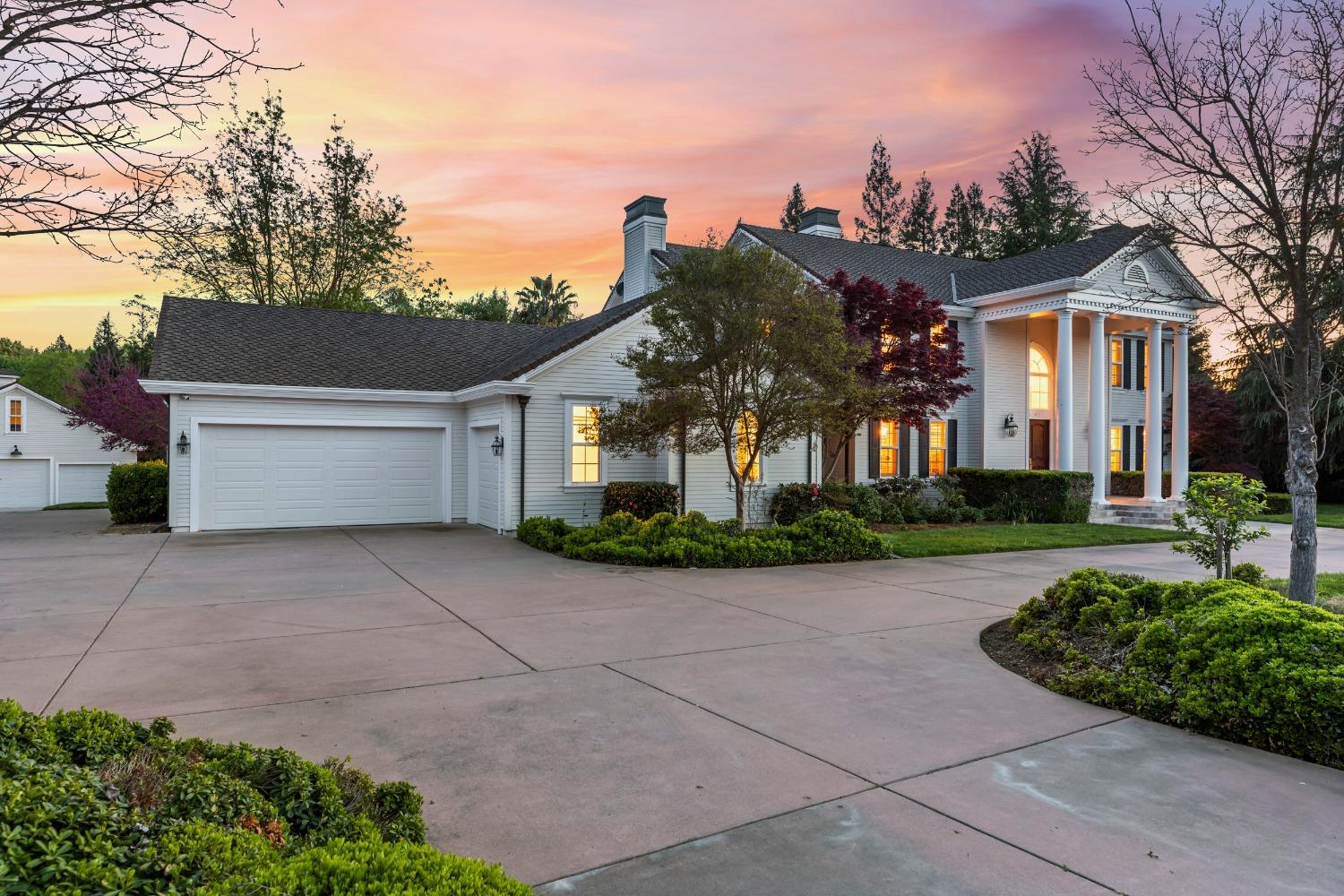 Detail Gallery Image 9 of 97 For 10407 Cimarron Trl, Oakdale,  CA 95361 - 4 Beds | 4/1 Baths
