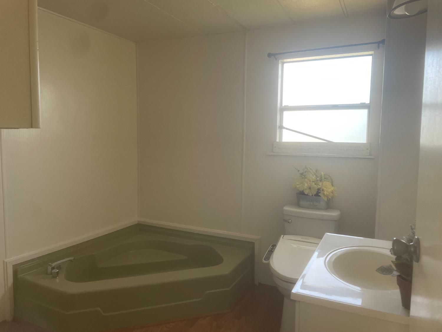 Detail Gallery Image 10 of 22 For 2505 Jackson Ave 124, Escalon,  CA 95320 - 2 Beds | 2 Baths
