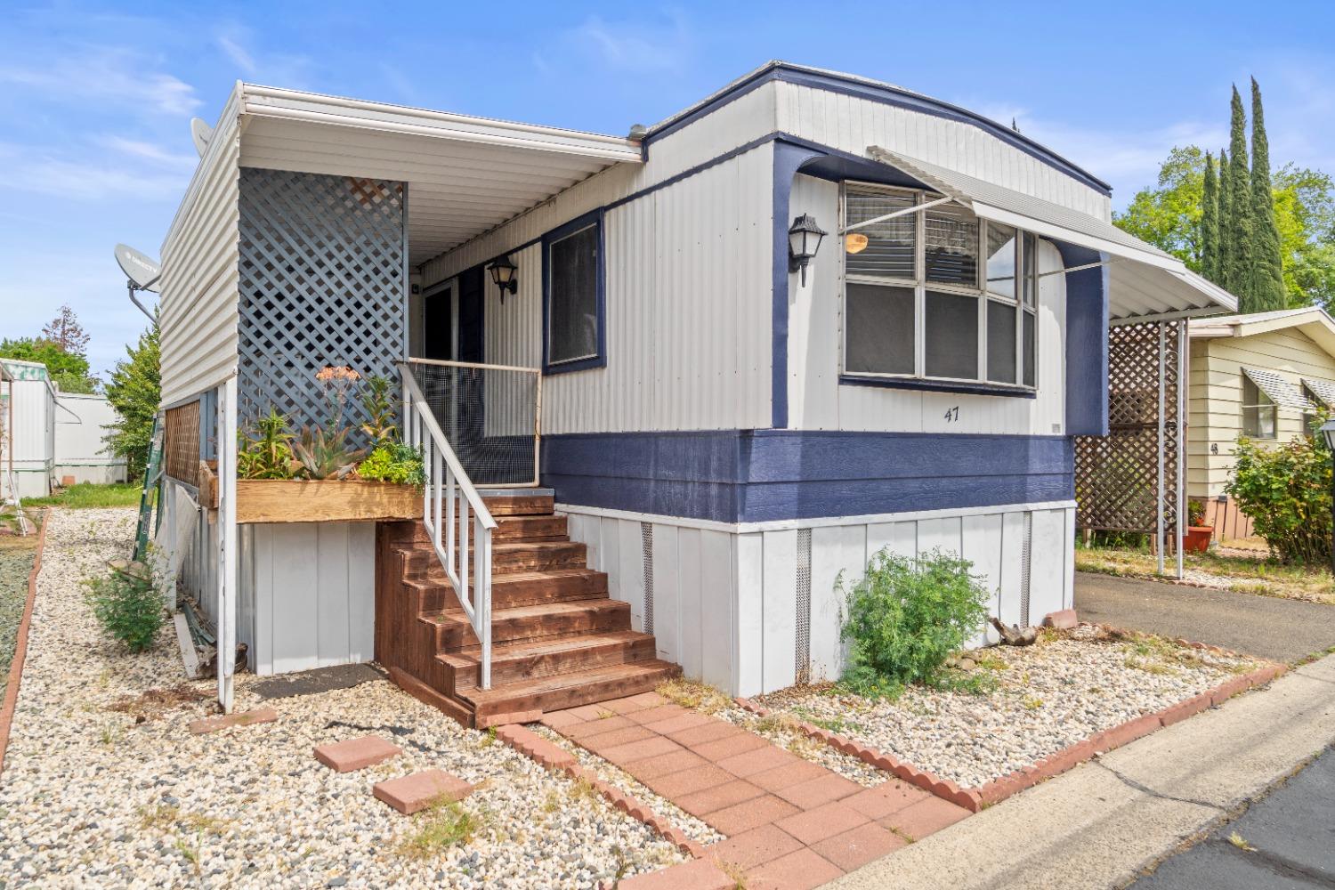 Detail Gallery Image 1 of 18 For 417 Westacre Rd 47, West Sacramento,  CA 95691 - 2 Beds | 1 Baths