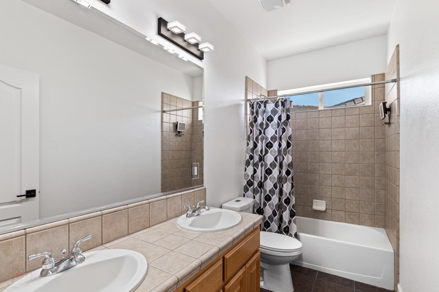 Detail Gallery Image 48 of 92 For 2323 Greger St, Oakdale,  CA 95361 - 4 Beds | 4 Baths
