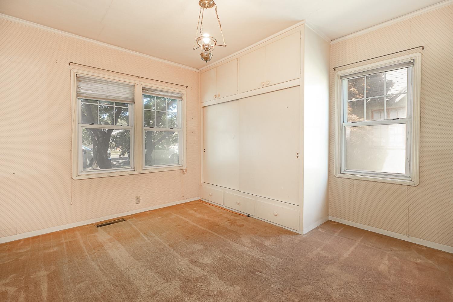 Sierra Drive, Turlock, California image 21