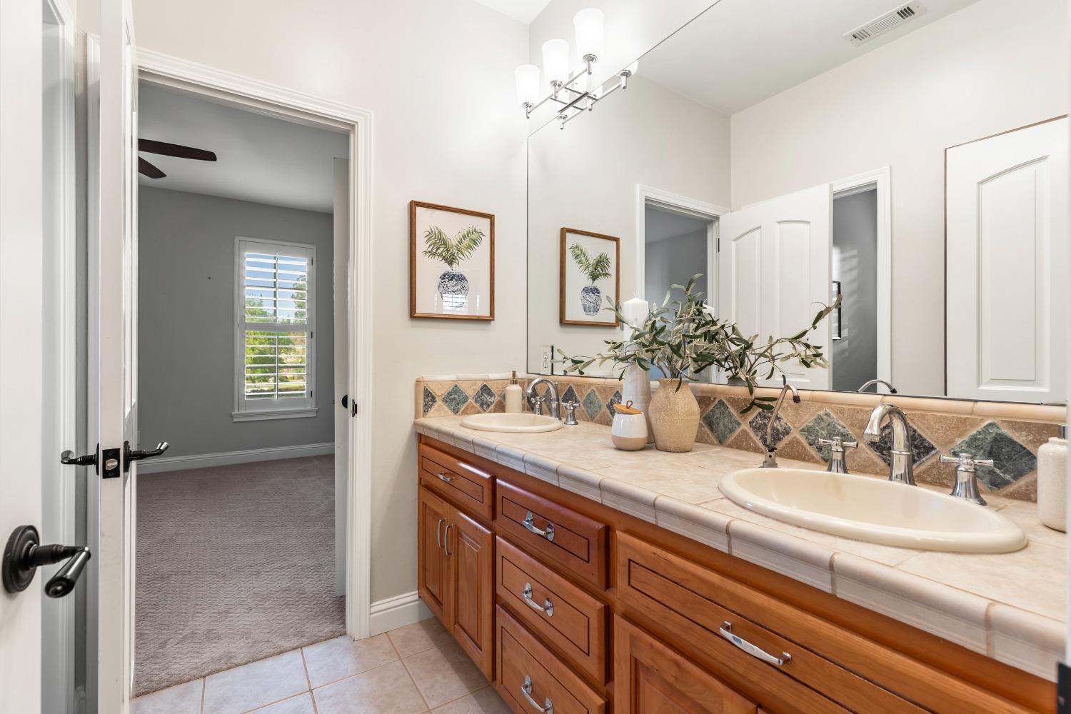 Detail Gallery Image 43 of 97 For 10407 Cimarron Trl, Oakdale,  CA 95361 - 4 Beds | 4/1 Baths