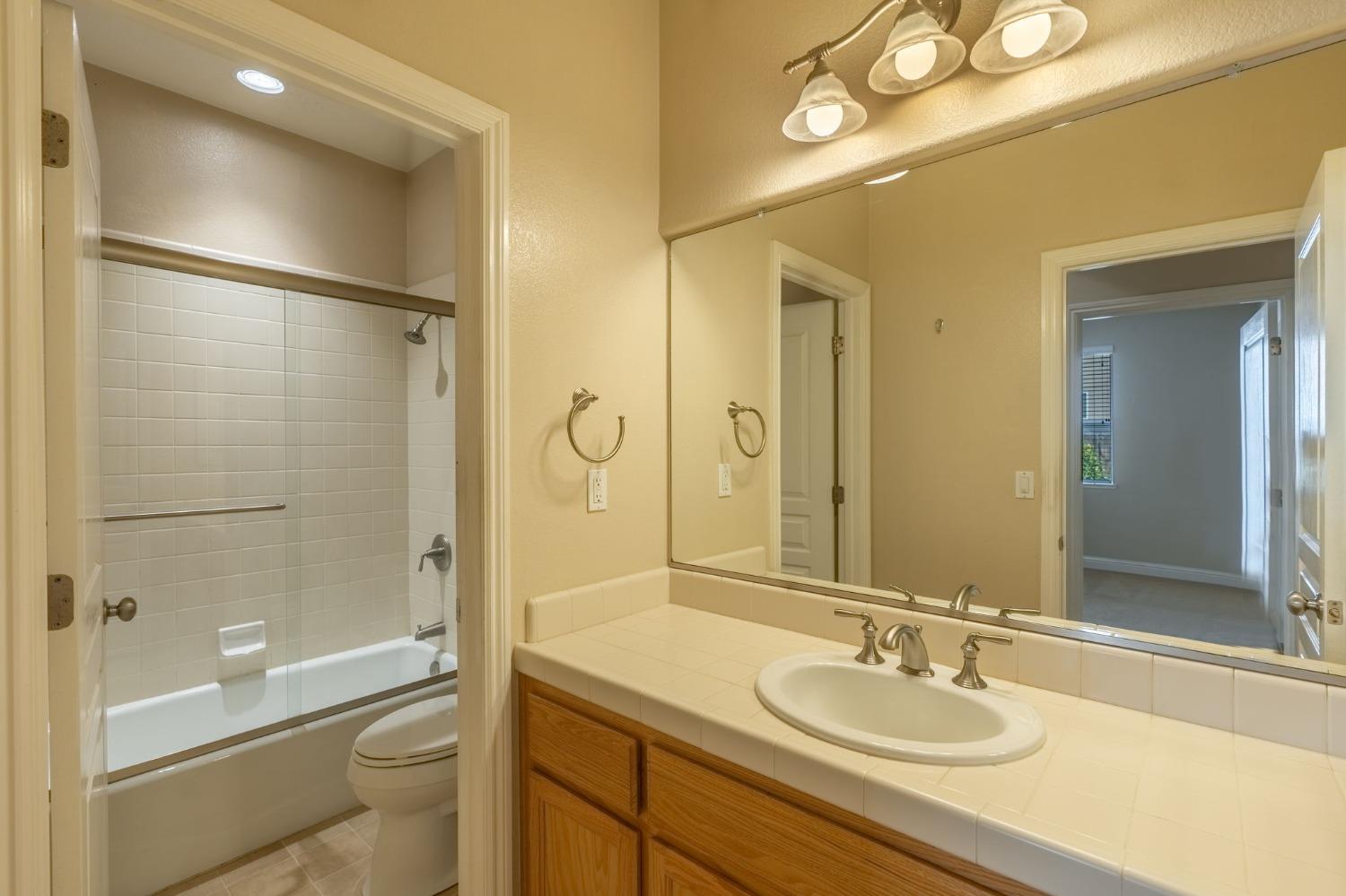 Detail Gallery Image 21 of 31 For 1730 Paola Ln, Manteca,  CA 95337 - 4 Beds | 2 Baths