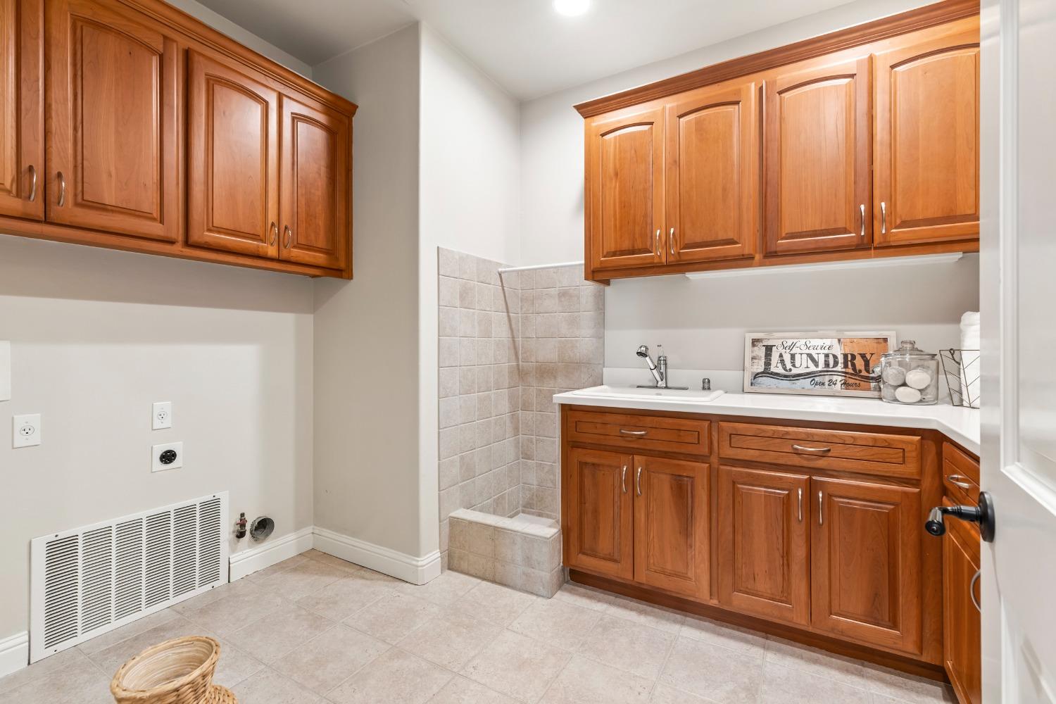 Detail Gallery Image 47 of 97 For 10407 Cimarron Trl, Oakdale,  CA 95361 - 4 Beds | 4/1 Baths
