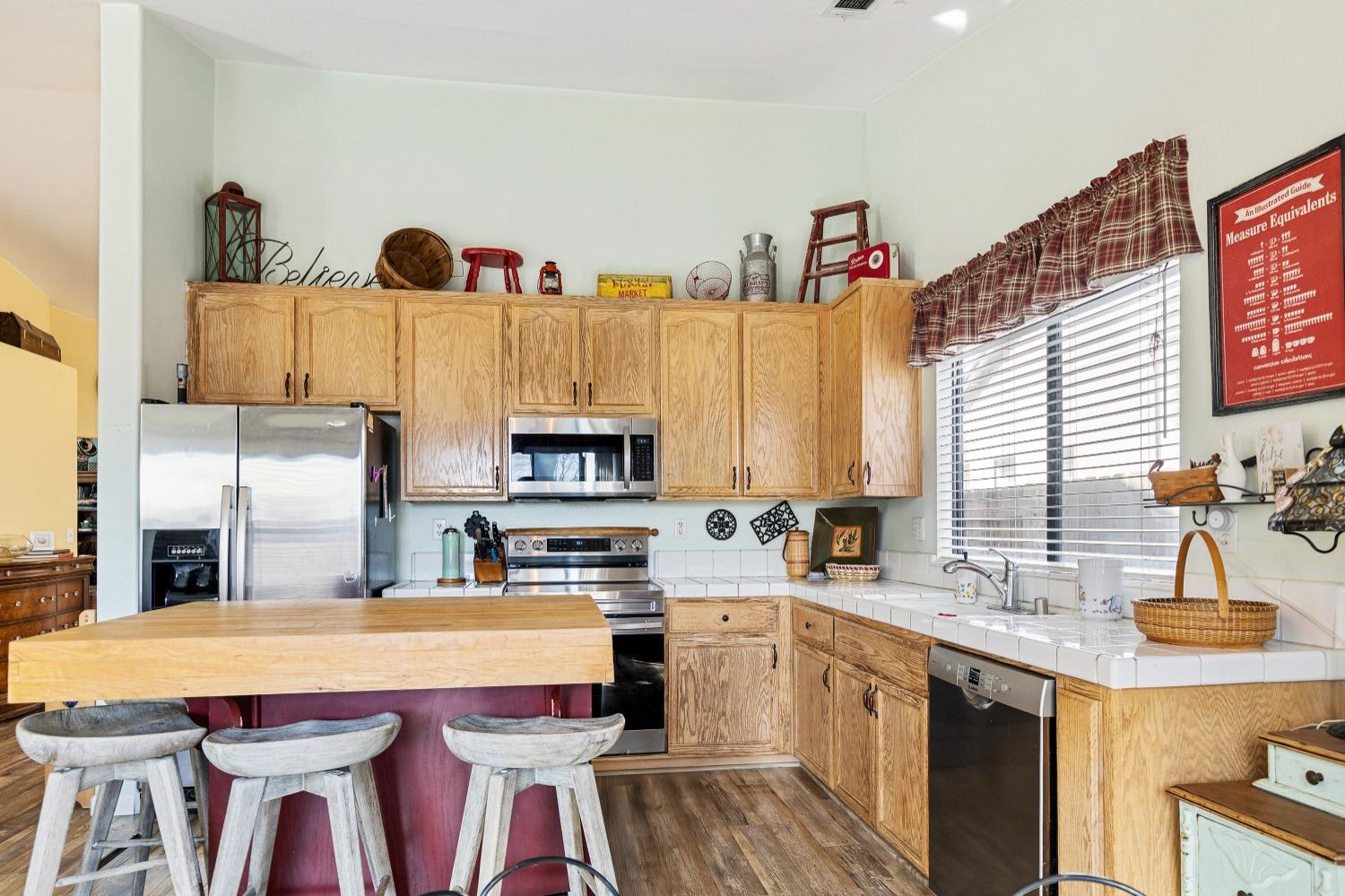 Detail Gallery Image 9 of 30 For 10434 Donner Ave, Stockton,  CA 95209 - 4 Beds | 2 Baths