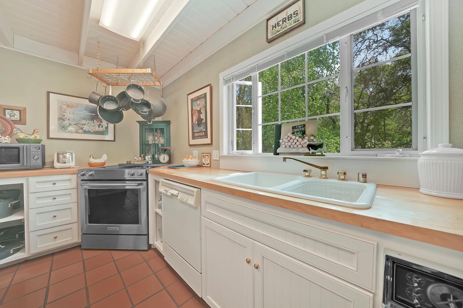 Detail Gallery Image 34 of 76 For 10690 White Oak Rd, Plymouth,  CA 95669 - 2 Beds | 2 Baths