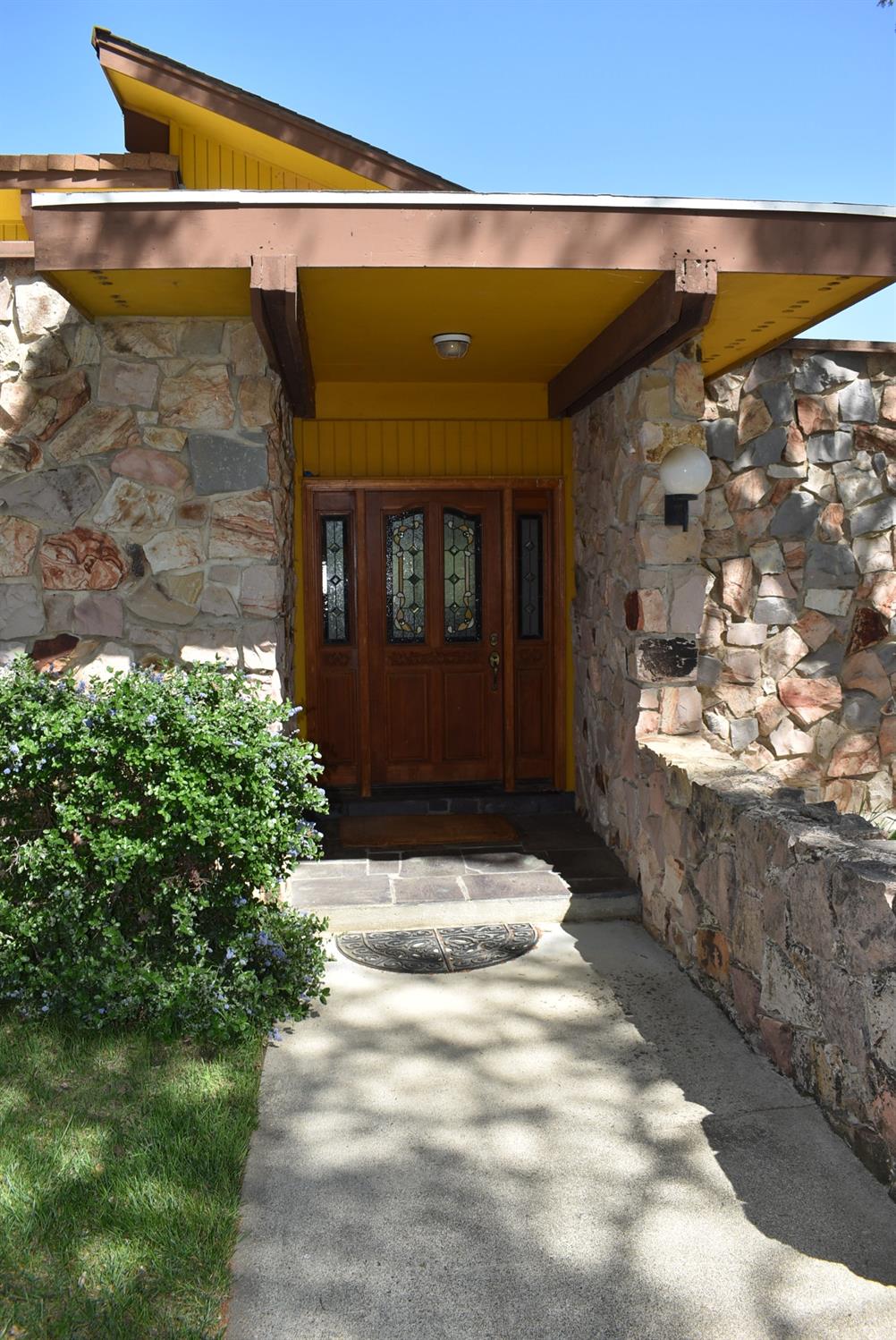 Detail Gallery Image 6 of 84 For 2587 Burns Rd, San Andreas,  CA 95249 - 3 Beds | 3 Baths
