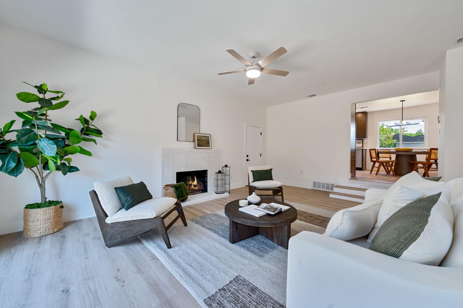 Detail Gallery Image 13 of 30 For 6270 Greenhaven Dr, Sacramento,  CA 95831 - 4 Beds | 2 Baths