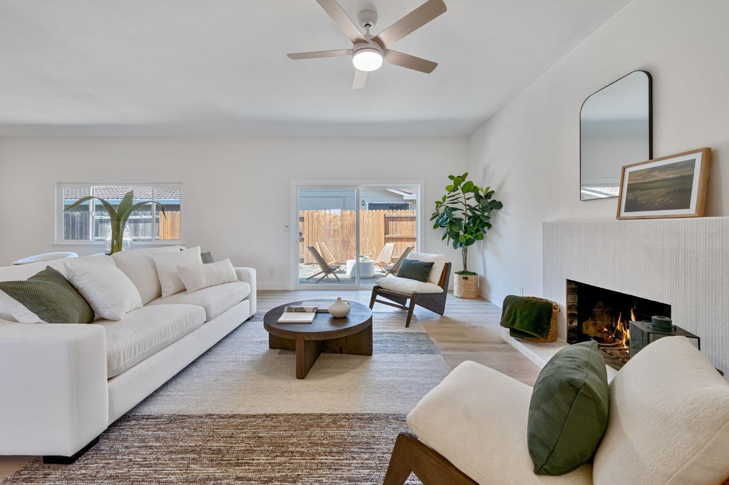 Detail Gallery Image 12 of 30 For 6270 Greenhaven Dr, Sacramento,  CA 95831 - 4 Beds | 2 Baths