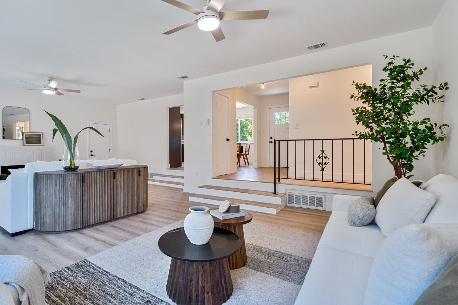 Detail Gallery Image 9 of 30 For 6270 Greenhaven Dr, Sacramento,  CA 95831 - 4 Beds | 2 Baths