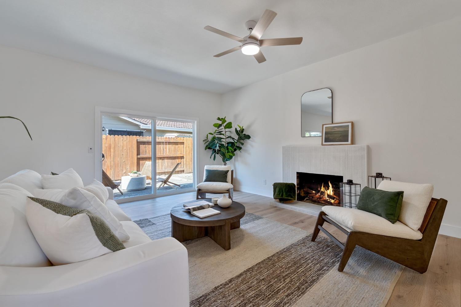 Detail Gallery Image 10 of 30 For 6270 Greenhaven Dr, Sacramento,  CA 95831 - 4 Beds | 2 Baths