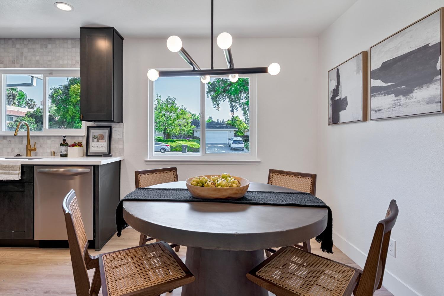 Detail Gallery Image 18 of 30 For 6270 Greenhaven Dr, Sacramento,  CA 95831 - 4 Beds | 2 Baths