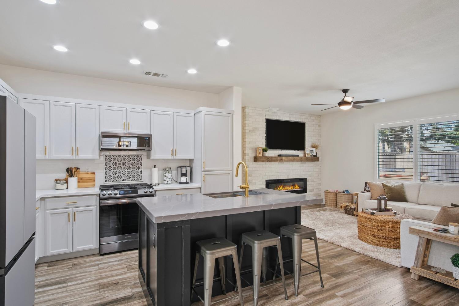 Greenhouse Way, Turlock, California image 6