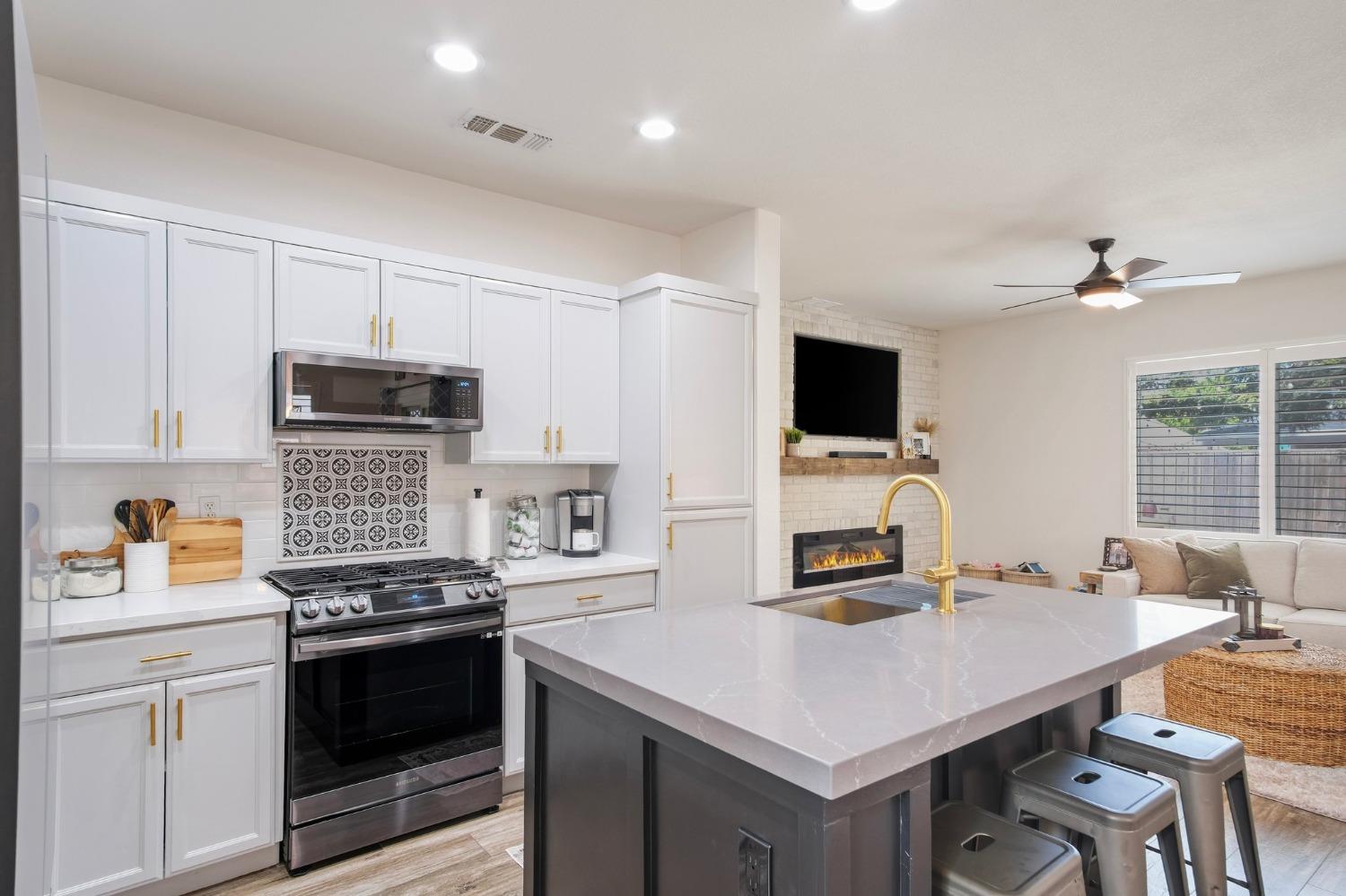 Greenhouse Way, Turlock, California image 7