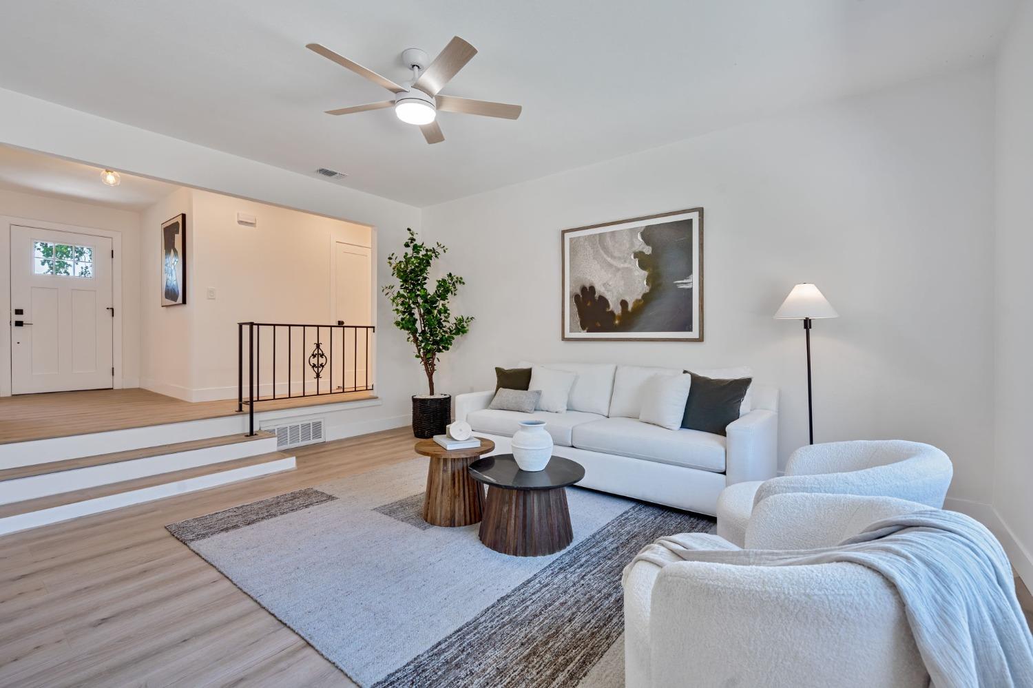 Detail Gallery Image 8 of 30 For 6270 Greenhaven Dr, Sacramento,  CA 95831 - 4 Beds | 2 Baths