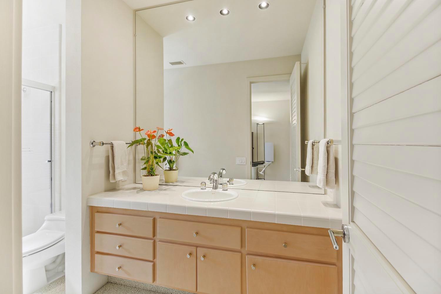 Detail Gallery Image 31 of 76 For 1946 Empire Oaks Ct, Gold River,  CA 95670 - 4 Beds | 4/2 Baths