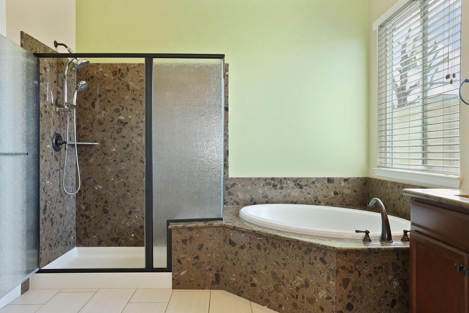 Detail Gallery Image 37 of 75 For 2609 Roseberry Ave, Manteca,  CA 95336 - 3 Beds | 2 Baths