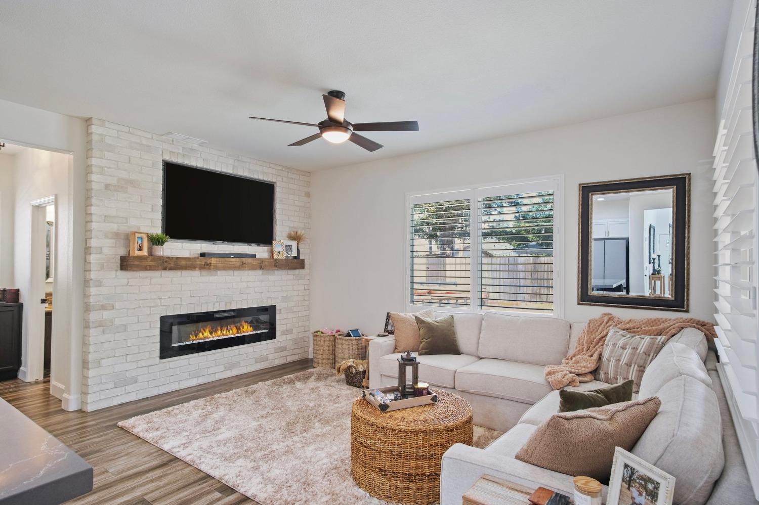 Greenhouse Way, Turlock, California image 10