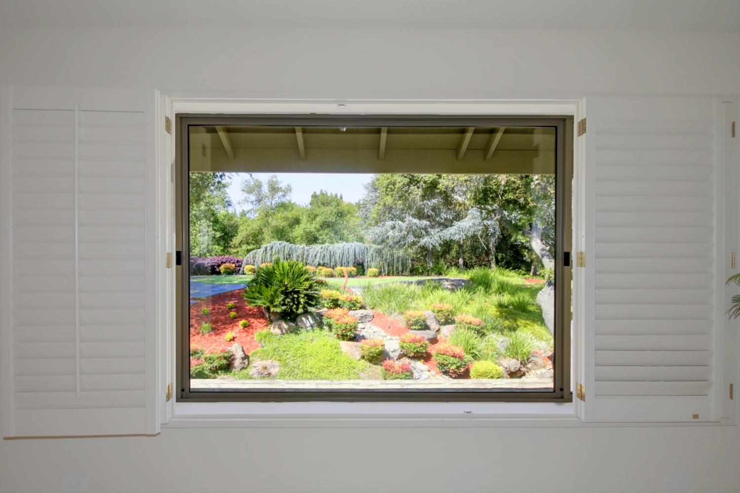 Detail Gallery Image 22 of 76 For 1946 Empire Oaks Ct, Gold River,  CA 95670 - 4 Beds | 4/2 Baths