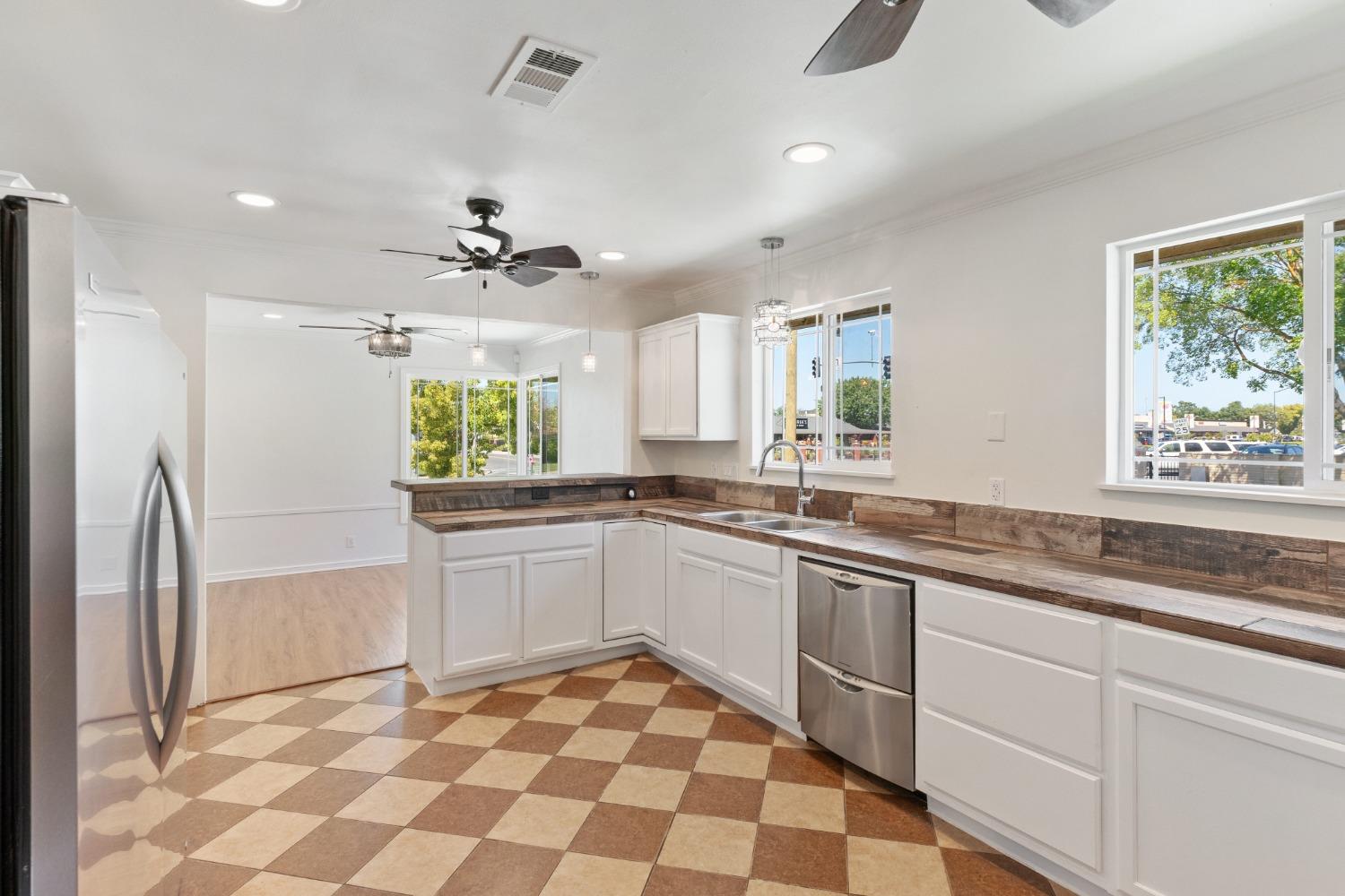 Detail Gallery Image 21 of 53 For 1006 W Benjamin Holt Dr, Stockton,  CA 95207 - 4 Beds | 3 Baths