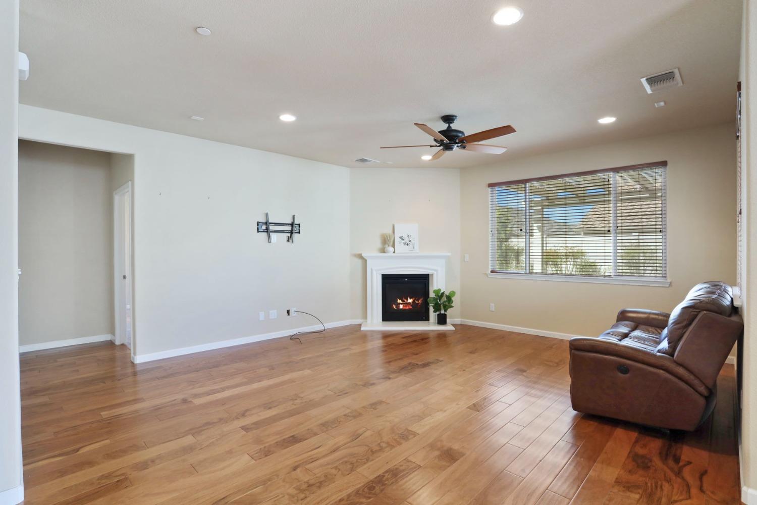 Detail Gallery Image 19 of 71 For 2681 Roseberry Ave, Manteca,  CA 95336 - 2 Beds | 2 Baths