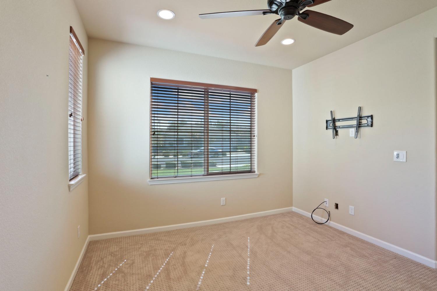 Detail Gallery Image 8 of 71 For 2681 Roseberry Ave, Manteca,  CA 95336 - 2 Beds | 2 Baths