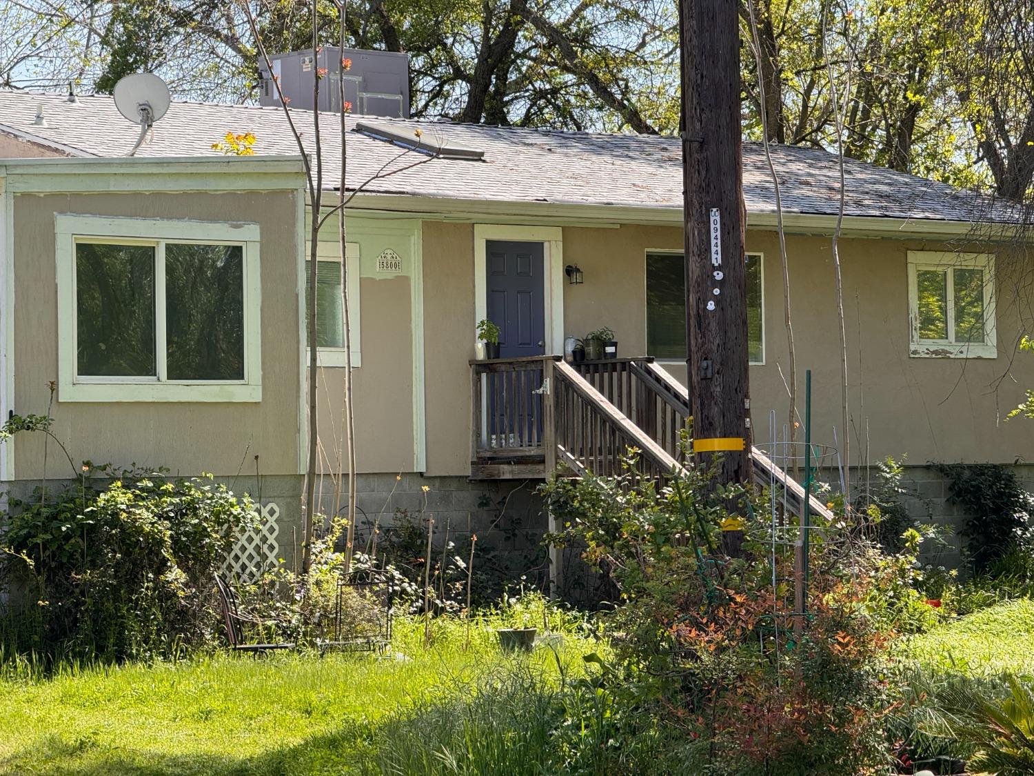 Detail Gallery Image 2 of 11 For 5800 Rosebud Ln, Sacramento,  CA 95841 - 3 Beds | 2 Baths