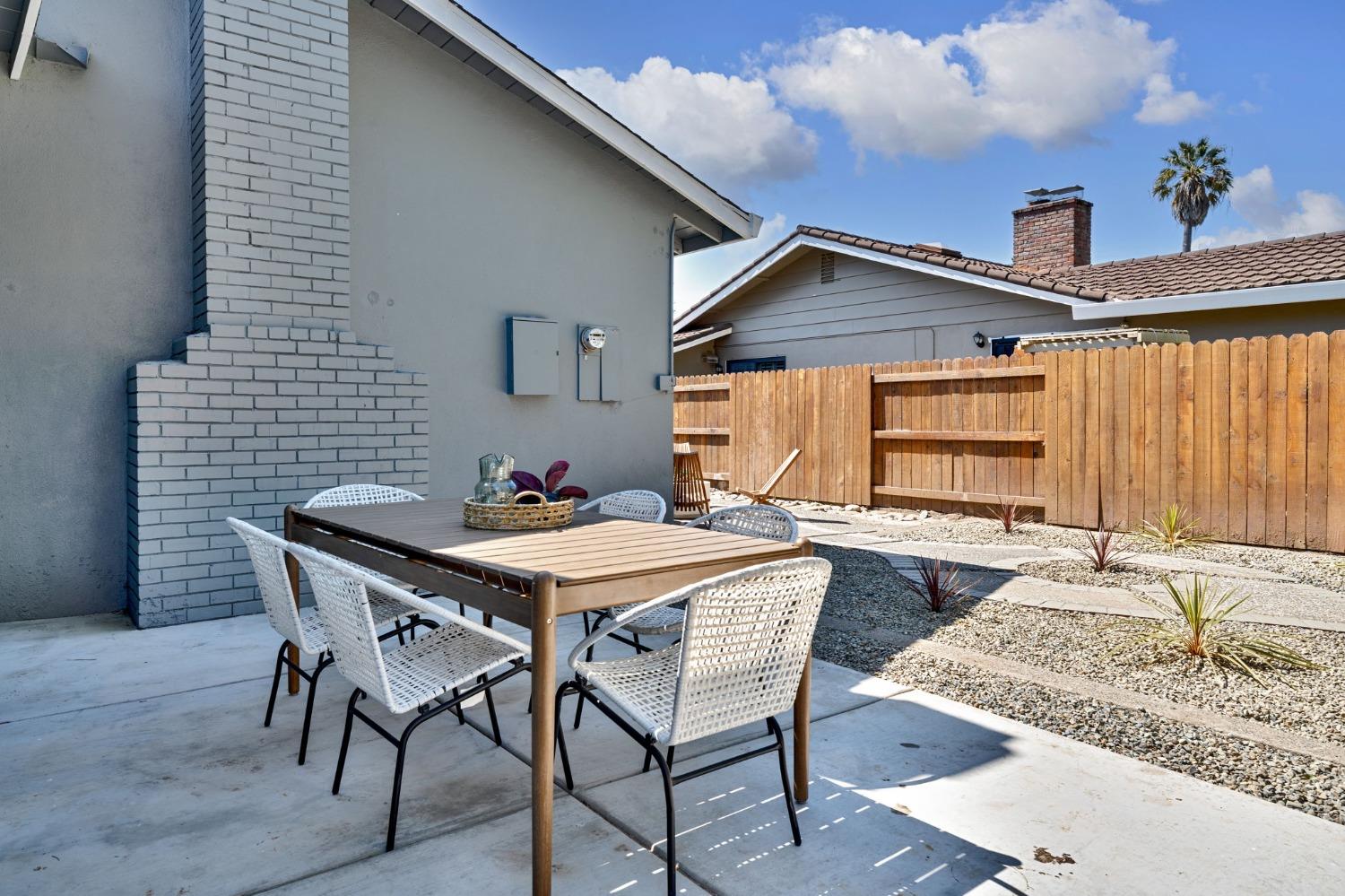 Detail Gallery Image 28 of 30 For 6270 Greenhaven Dr, Sacramento,  CA 95831 - 4 Beds | 2 Baths