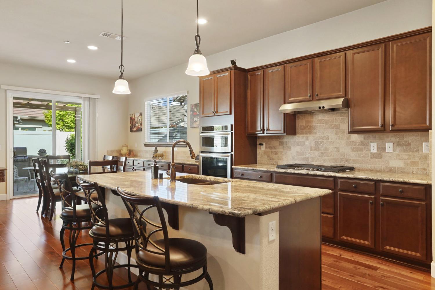 Detail Gallery Image 4 of 75 For 2609 Roseberry Ave, Manteca,  CA 95336 - 3 Beds | 2 Baths