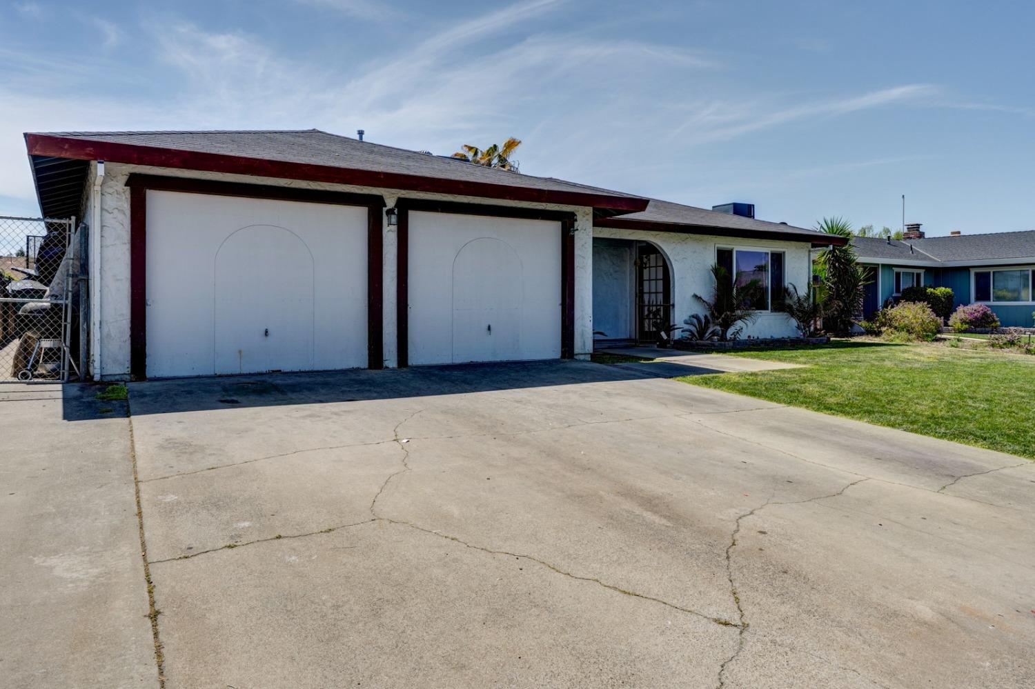 Detail Gallery Image 4 of 41 For 6555 Eden Ave, Winton,  CA 95388 - 4 Beds | 2 Baths