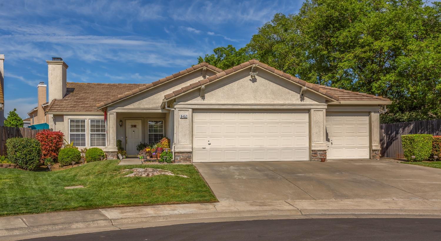 Detail Gallery Image 1 of 1 For 8452 Mockenhaupt Ct, Elk Grove,  CA 95624 - 3 Beds | 2 Baths