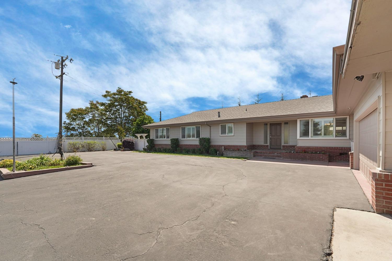 Detail Gallery Image 4 of 60 For 790 French Camp Rd, Stockton,  CA 95206 - 3 Beds | 2 Baths