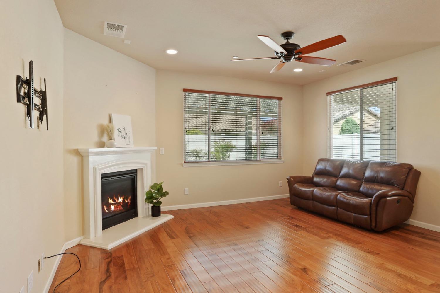 Detail Gallery Image 17 of 71 For 2681 Roseberry Ave, Manteca,  CA 95336 - 2 Beds | 2 Baths