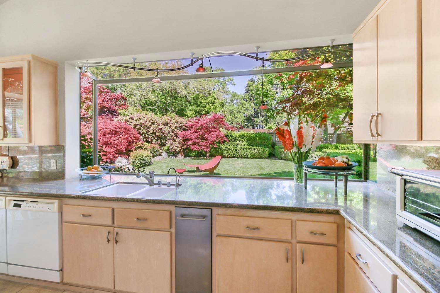 Detail Gallery Image 16 of 76 For 1946 Empire Oaks Ct, Gold River,  CA 95670 - 4 Beds | 4/2 Baths