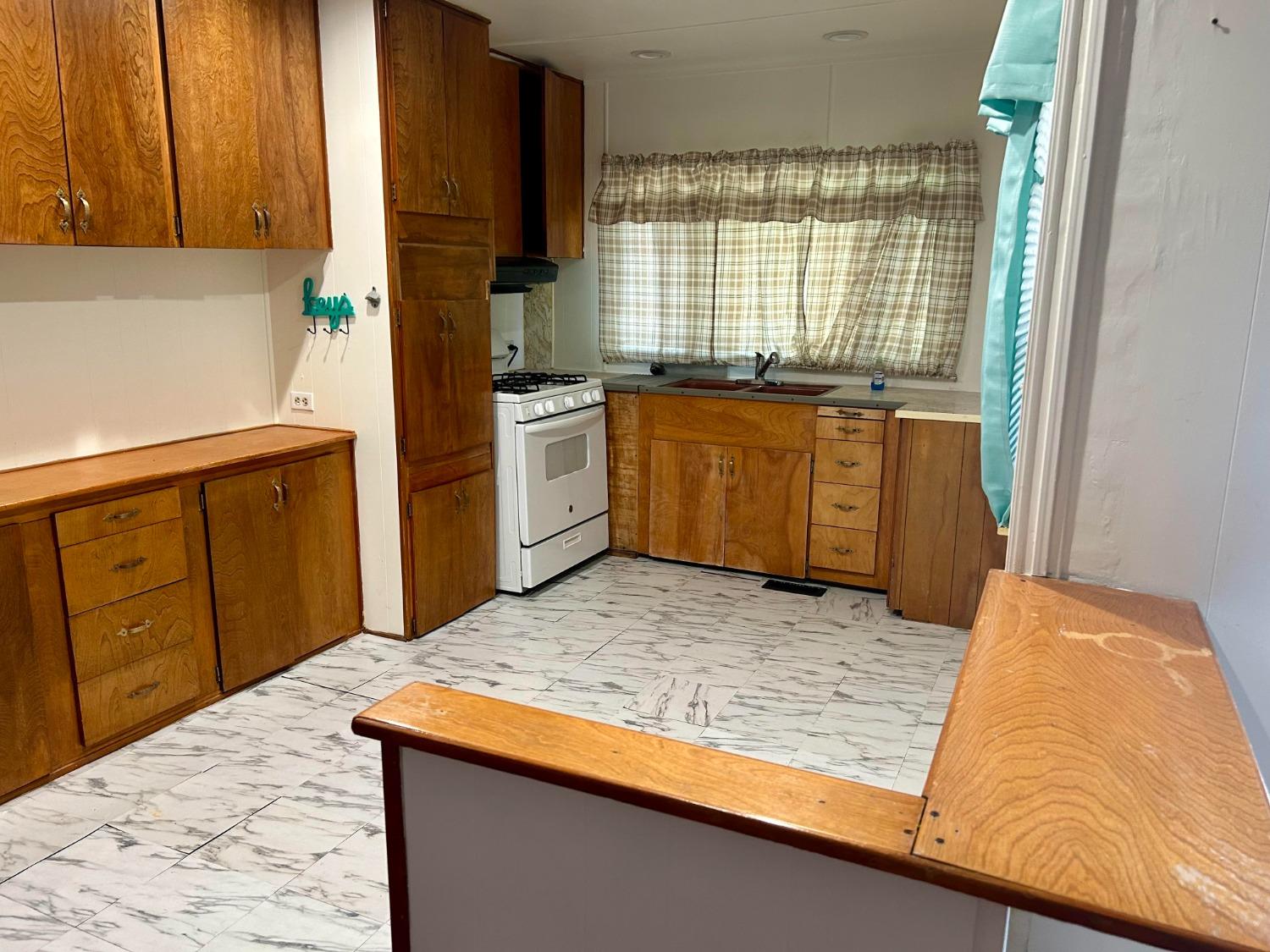 Detail Gallery Image 10 of 33 For 902 Del Paso Blvd 125, Sacramento,  CA 95815 - 2 Beds | 1 Baths