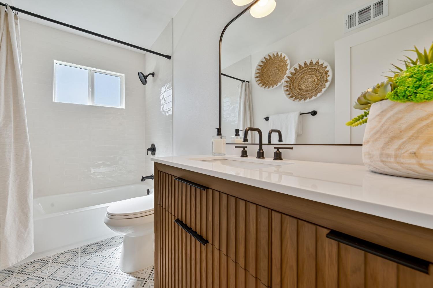 Detail Gallery Image 25 of 30 For 6270 Greenhaven Dr, Sacramento,  CA 95831 - 4 Beds | 2 Baths