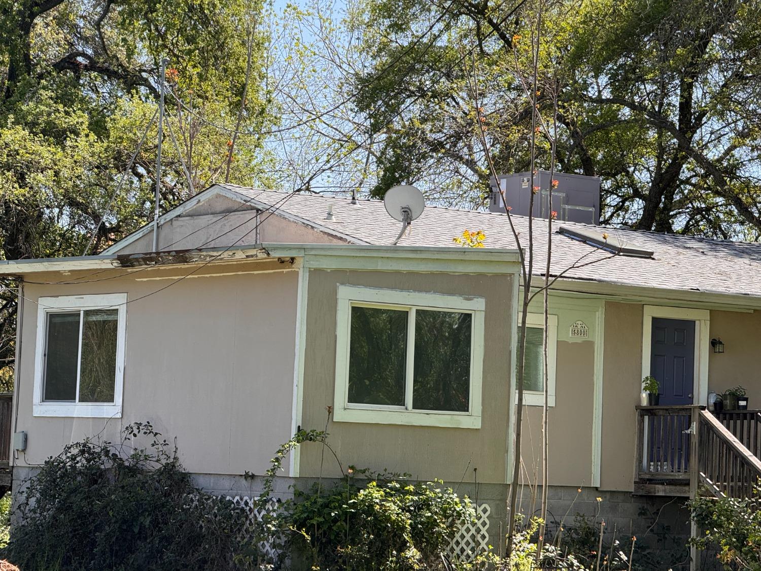 Detail Gallery Image 3 of 11 For 5800 Rosebud Ln, Sacramento,  CA 95841 - 3 Beds | 2 Baths