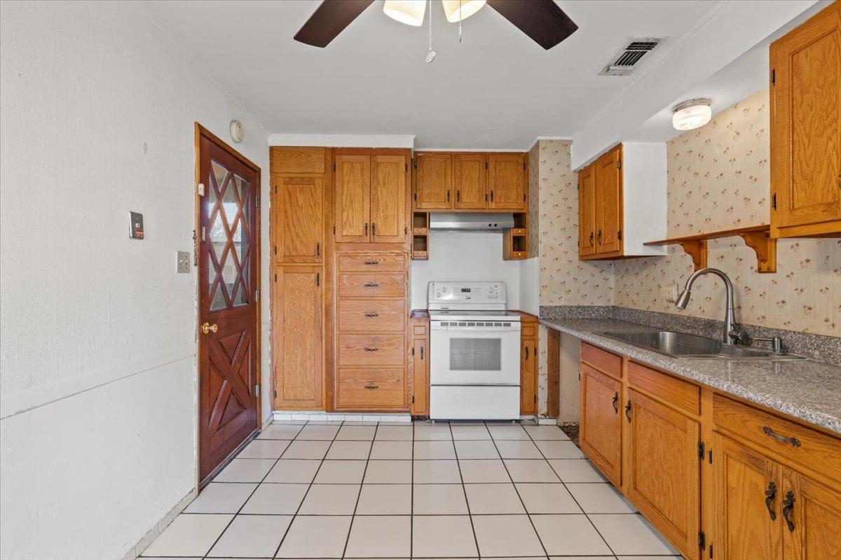W 6th Street, Rio Linda, California image 8