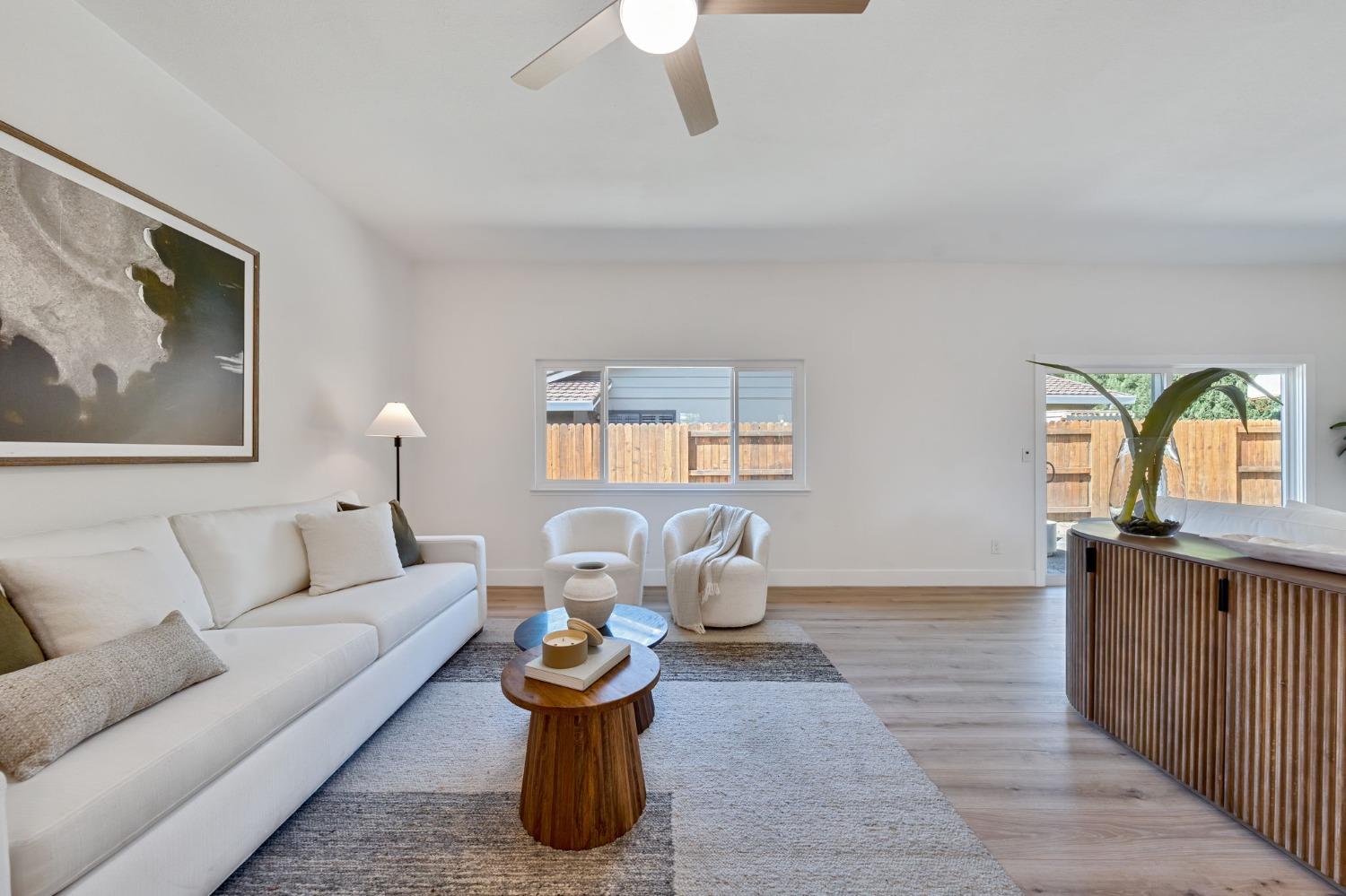 Detail Gallery Image 6 of 30 For 6270 Greenhaven Dr, Sacramento,  CA 95831 - 4 Beds | 2 Baths