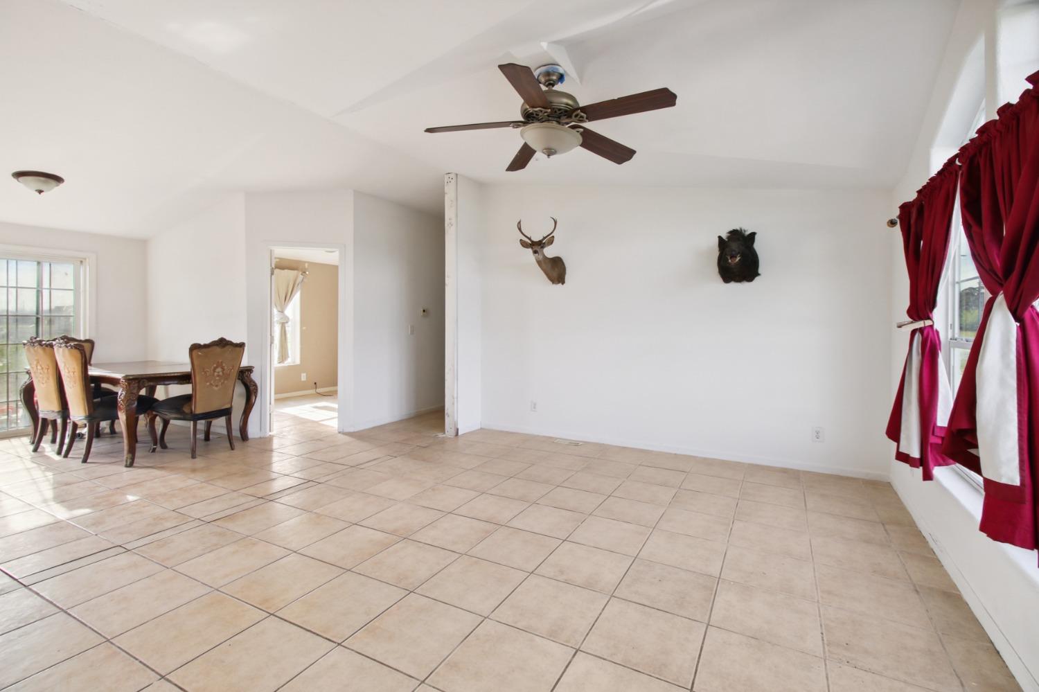 Detail Gallery Image 5 of 28 For 28764 County Road 4, Dunnigan,  CA 95937 - 3 Beds | 2 Baths