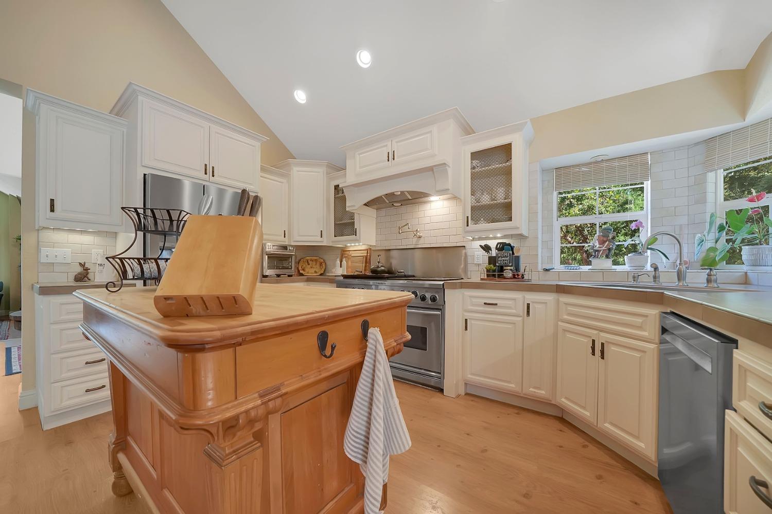 Detail Gallery Image 19 of 95 For 4784 Circle Hill Dr, Valley Springs,  CA 95252 - 3 Beds | 2 Baths